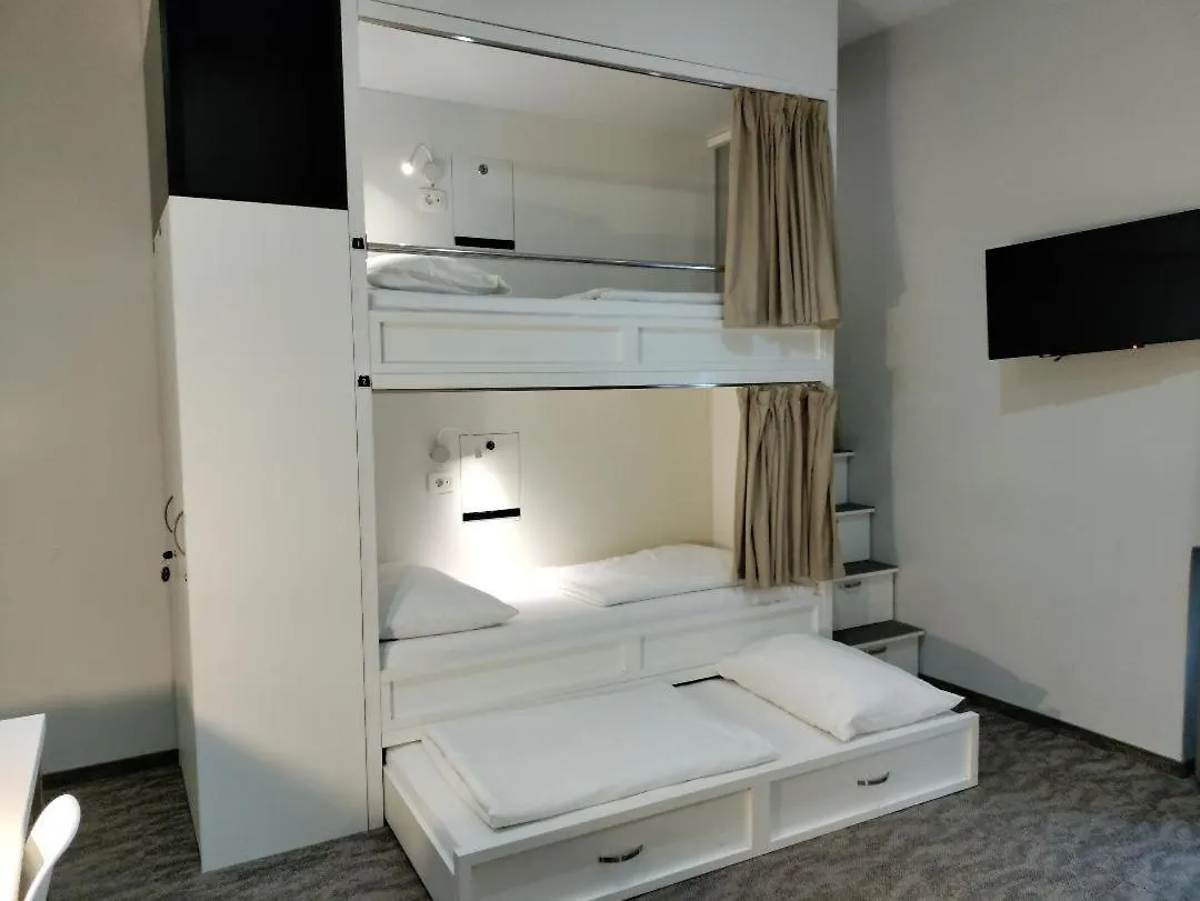 Downtown Boutique Hostel Задар