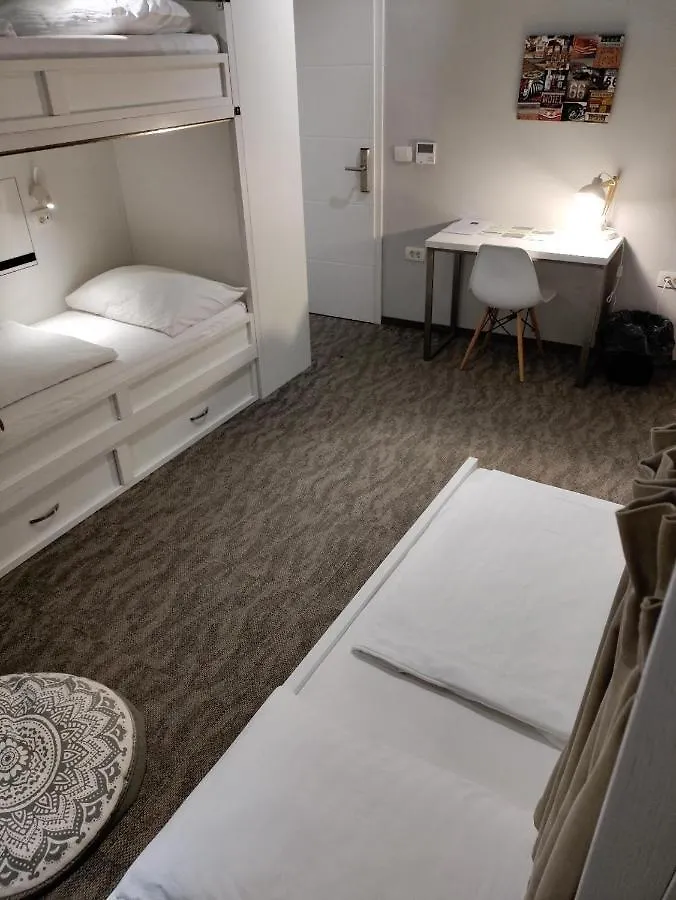 Downtown Boutique Hostel Задар